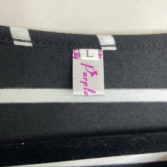 Black and‎ white stripped dress - Picture 4 of 6